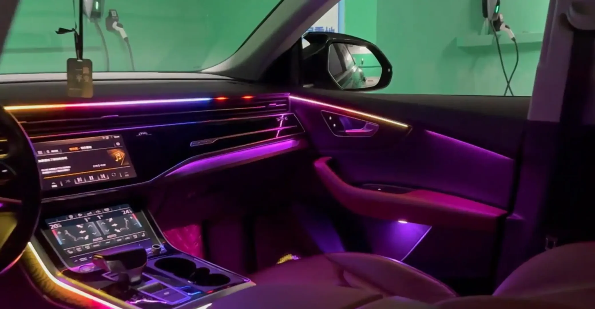 Ambient Light per Audi Q8 SQ8 RS Q8 (2018-2024), 64 Colori RGB - Image 4