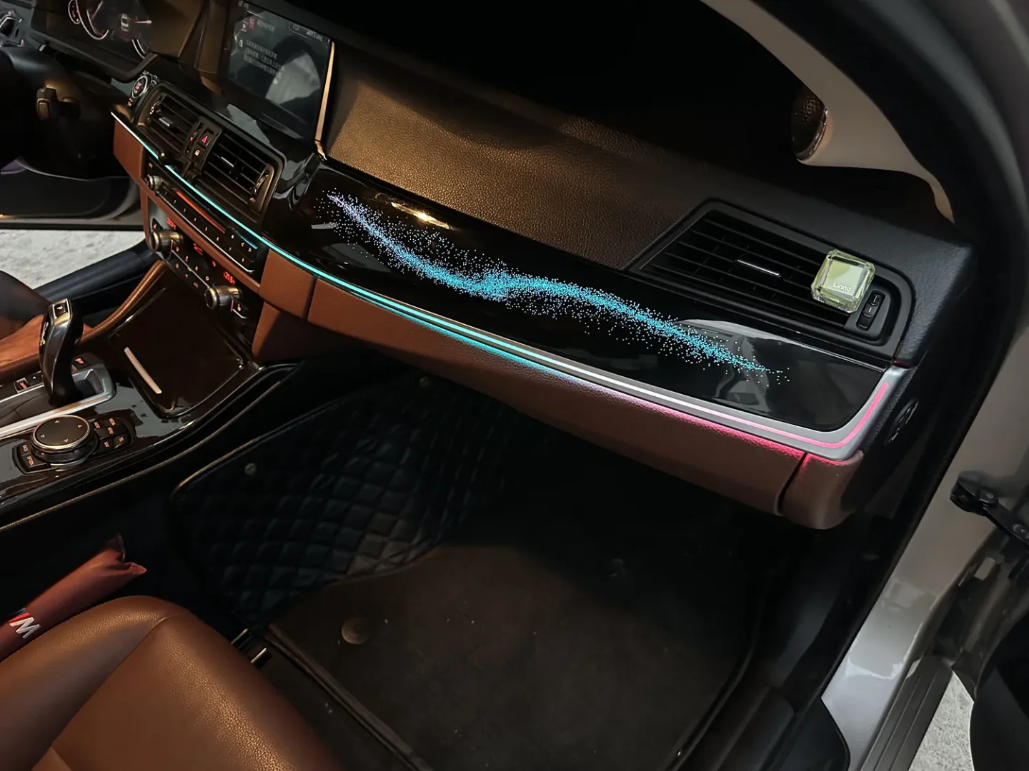 Ambient Light per BMW Serie 5 F10, F11 (2011-2017), 64 Colori RGB - Image 4