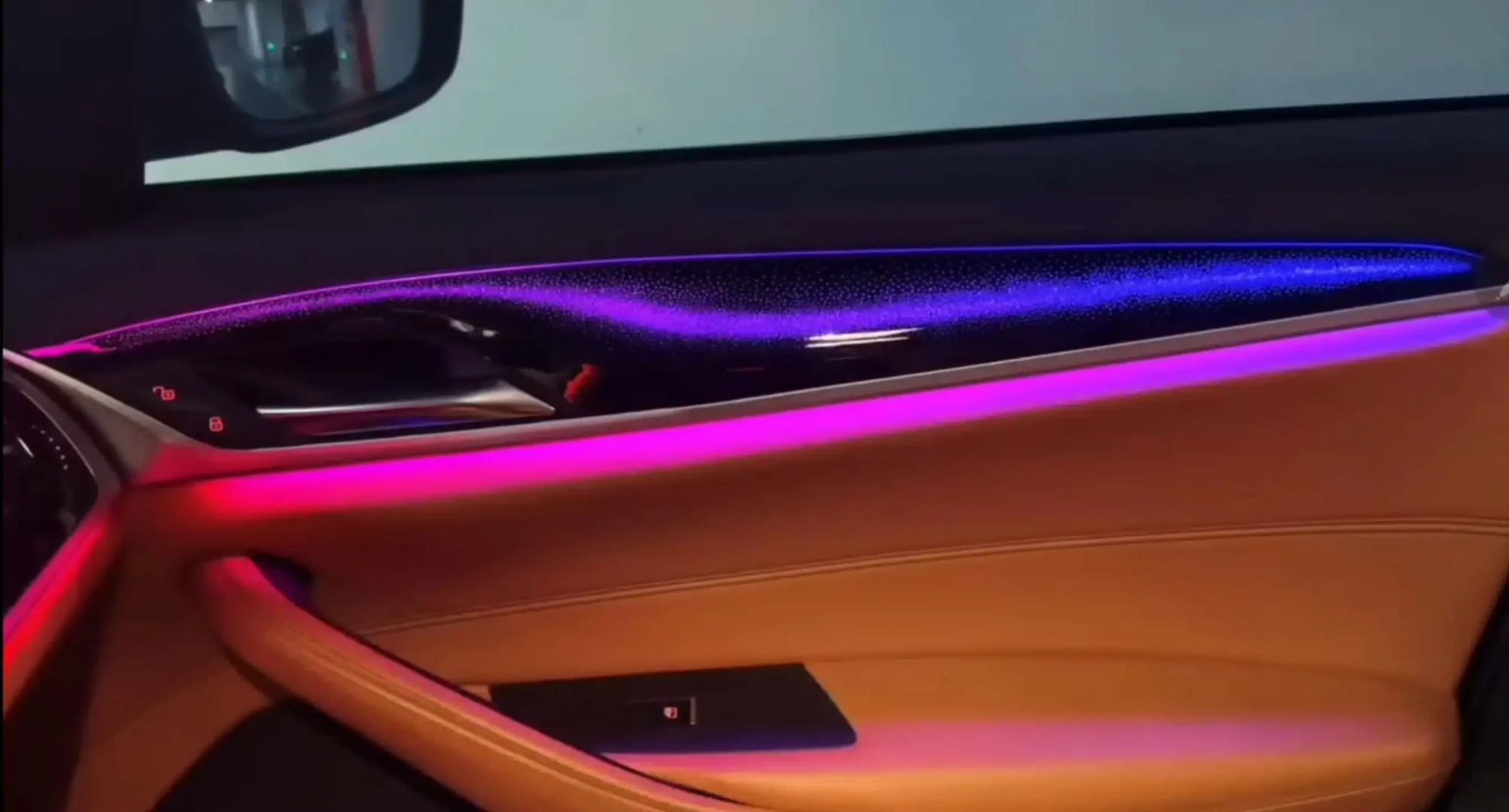 Ambient Light per BMW Serie 5 G30 (2017-2023), 64 Colori RGB - Image 3