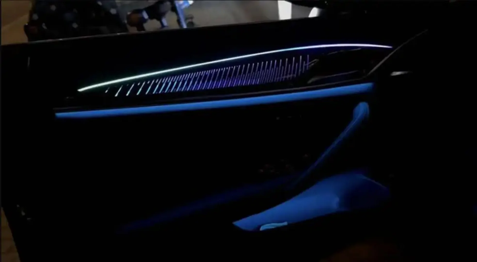 Ambient Light per BMW Serie 5 G30 (2019-2023), 64 Colori RGB - Image 2