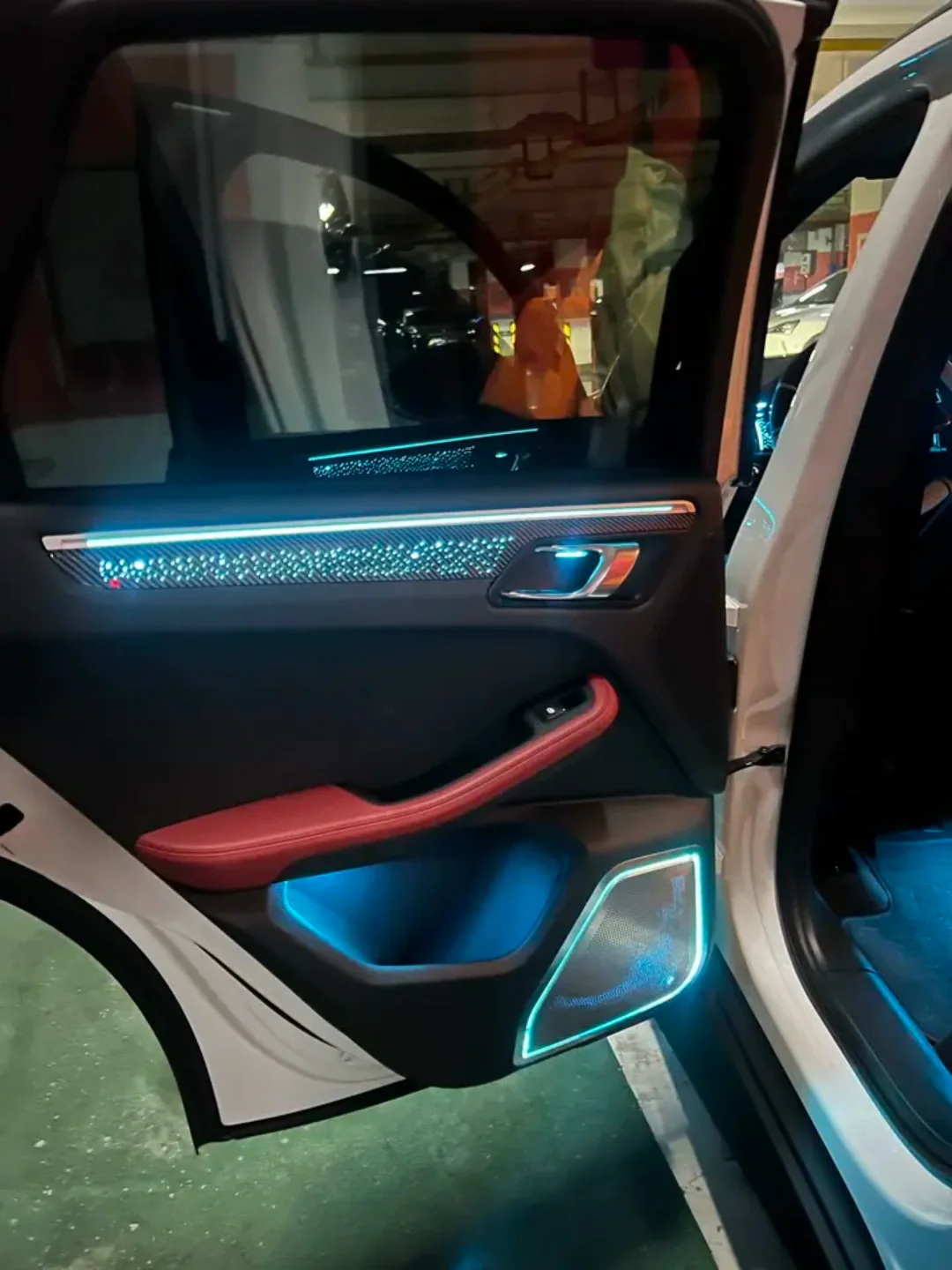 Ambient Light per Porsche Macan (2018+), 64 Colori RGB - Image 3