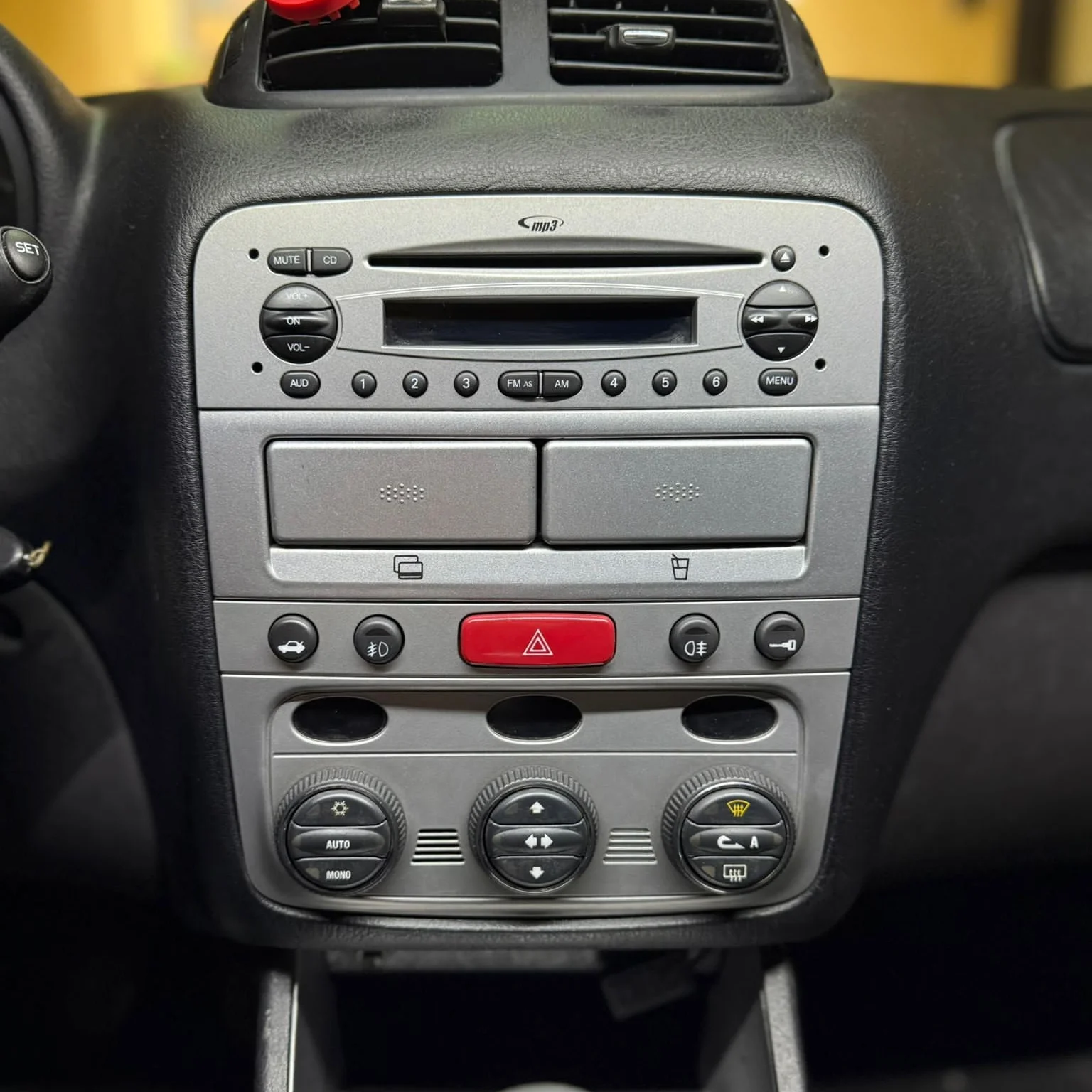 Autoradio per Alfa 147 7", Android, Bluetooth, CarPlay, Android Auto, 2GB/4GB/6GB/8GB Ram - Image 4