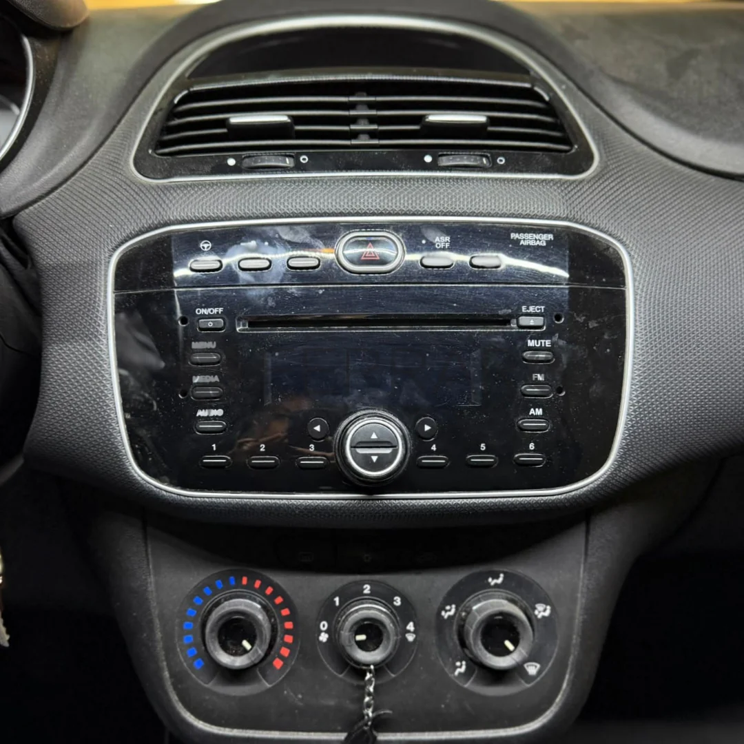 Autoradio per Fiat Punto Evo 7" | 2009 in Poi | Android | Motorizzato | Bluetooth | CarPlay | Android Auto | 2/32GB Ram - Image 2