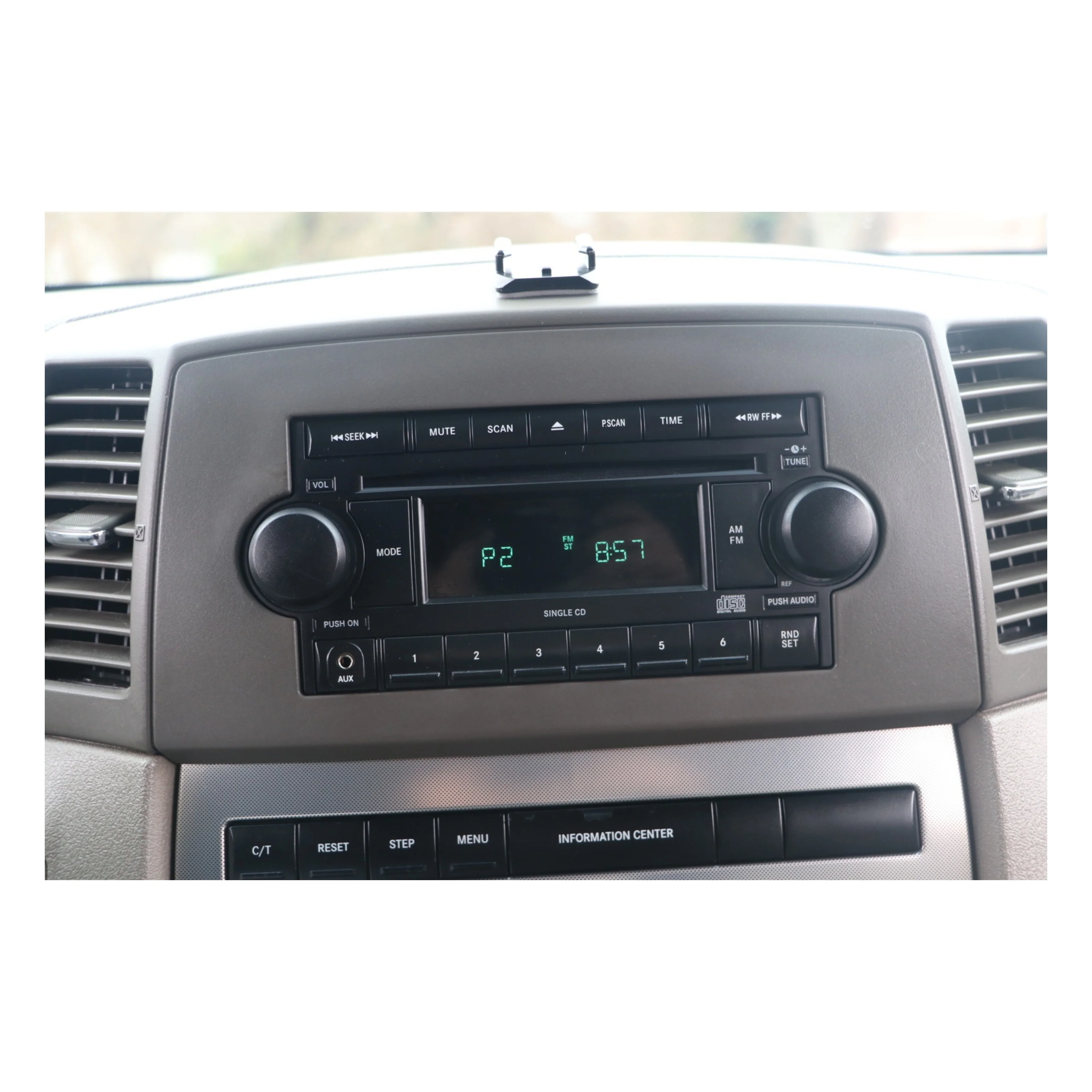 Autoradio per Jeep Grand Cherokee 10.1" | 2004-2010 | Android | Bluetooth | CarPlay | Android Auto | 2GB/4GB/8GB Ram - Image 2