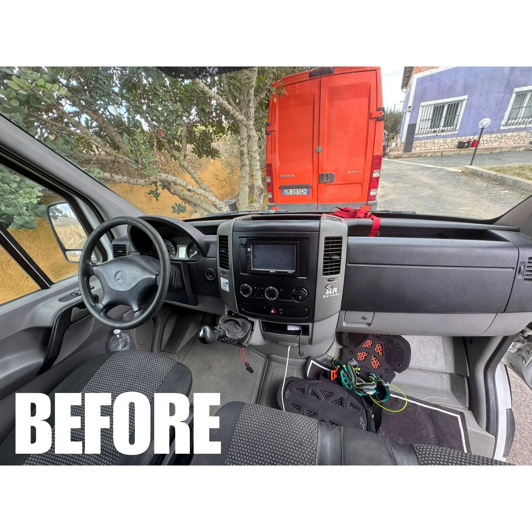 Autoradio per Mercedes Sprinter W906 (2006-2014) 7" | Android | Motorizzato | Bluetooth | CarPlay | Android Auto | 2/32GB Ram - Image 2