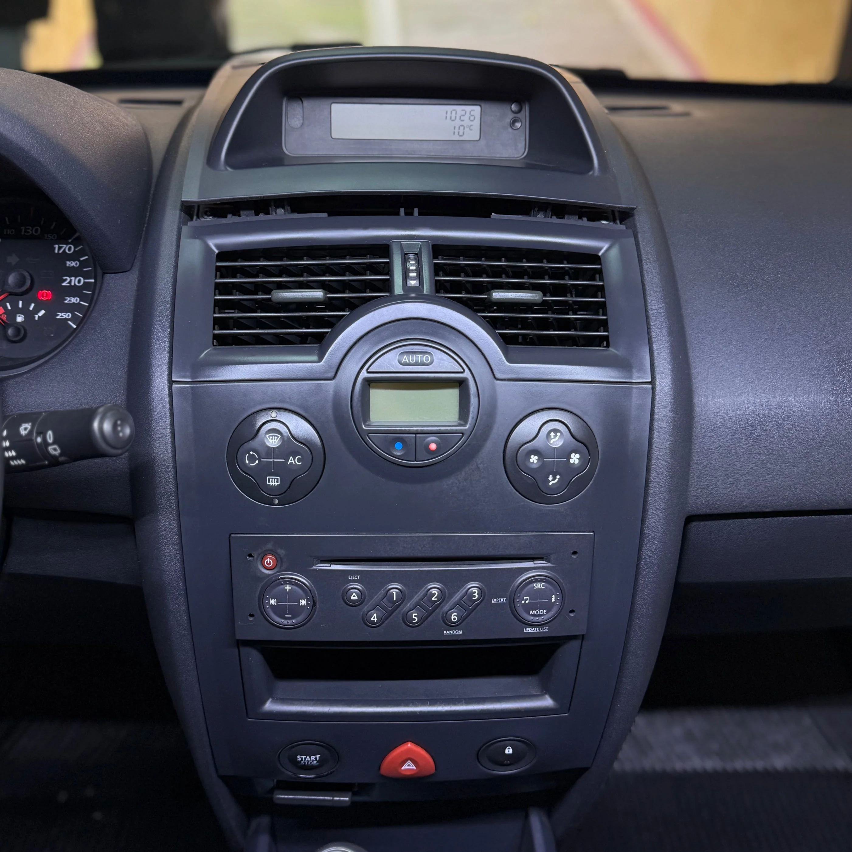 Autoradio per Renault Megane 2 9" 2K | 2002-2010 | Android | Bluetooth | CarPlay | Android Auto | 12/256GB Ram - Image 4