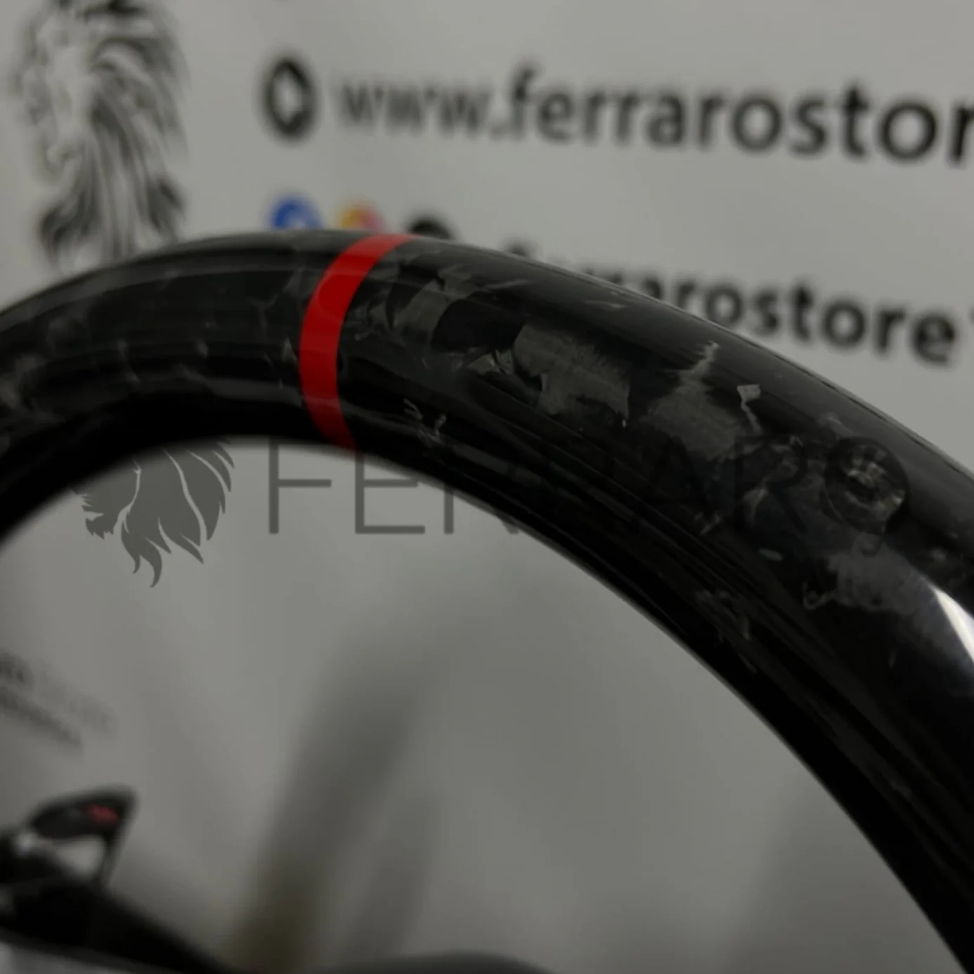Volante per Mercedes, Carbonio Diagonale, Pelle Scamosciata, Galvanica, Linea Rossa, Pomelli AMG - Image 5